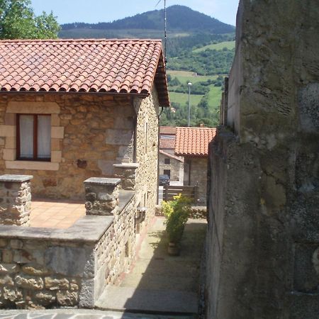 Apartamentos rurales La Casa Vieja De Alceda Exterior foto